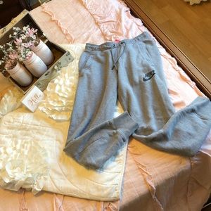 Nike sweatpant joggers